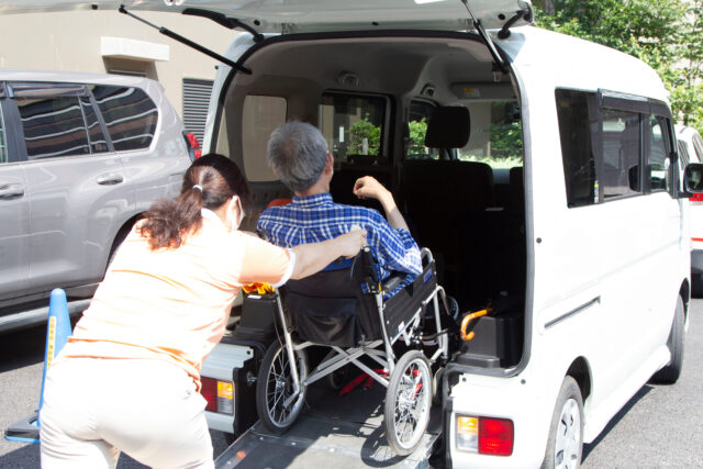 福祉車両レンタカーで社会貢献したいと考えております。